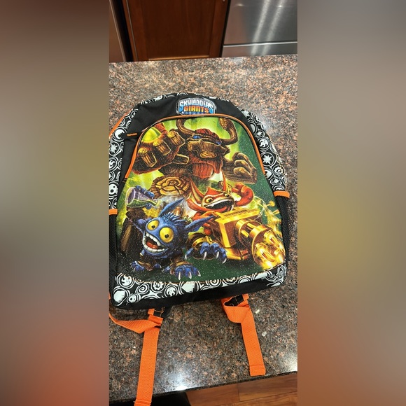 New with Tags - Skylanders Giants Backpack - Picture 1 of 2